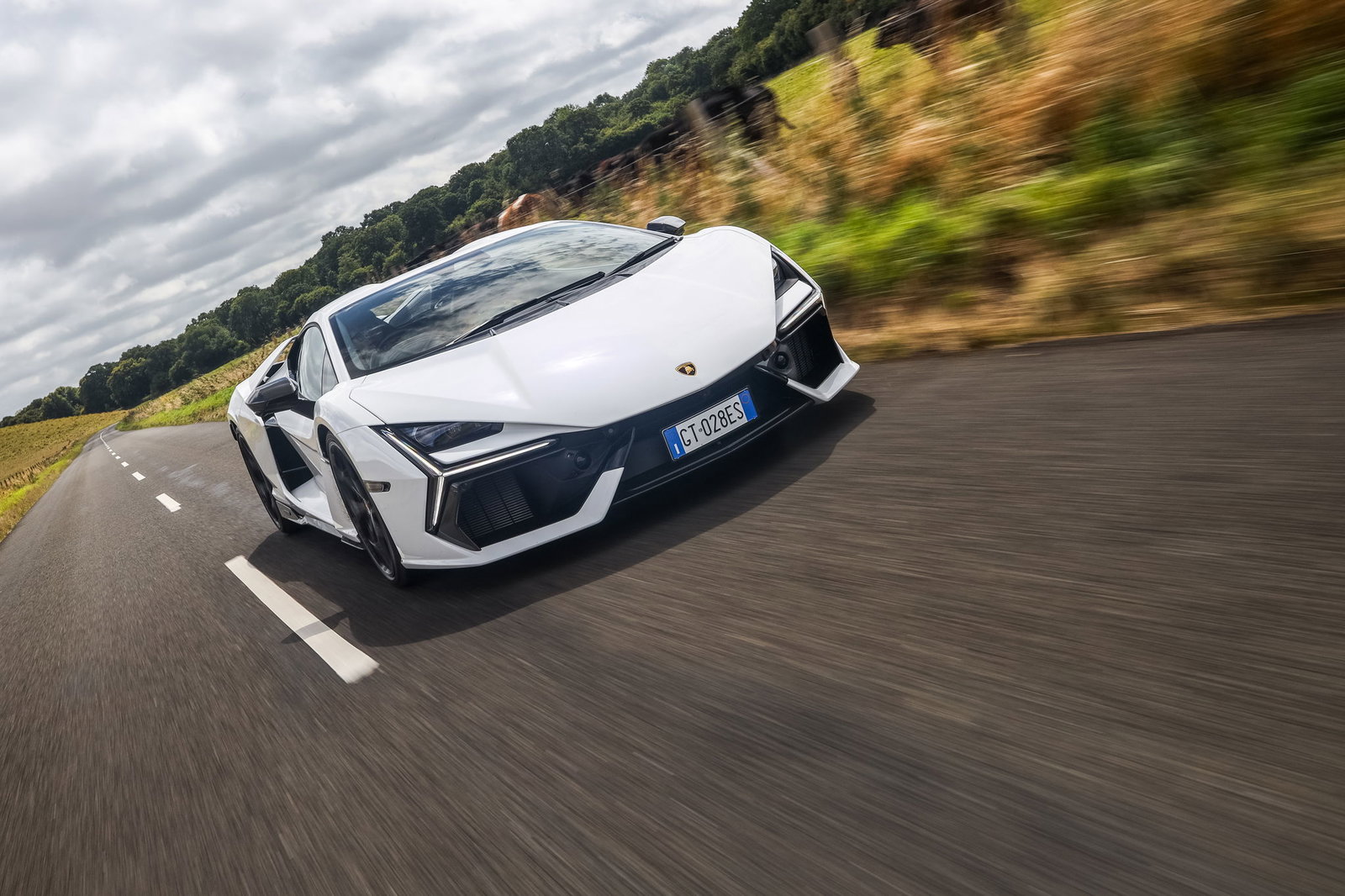 Lamborghini Revuelto - driving