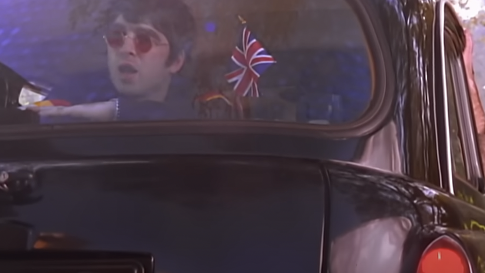 Still from the Don't Look Back in Anger Video (Creation Records)