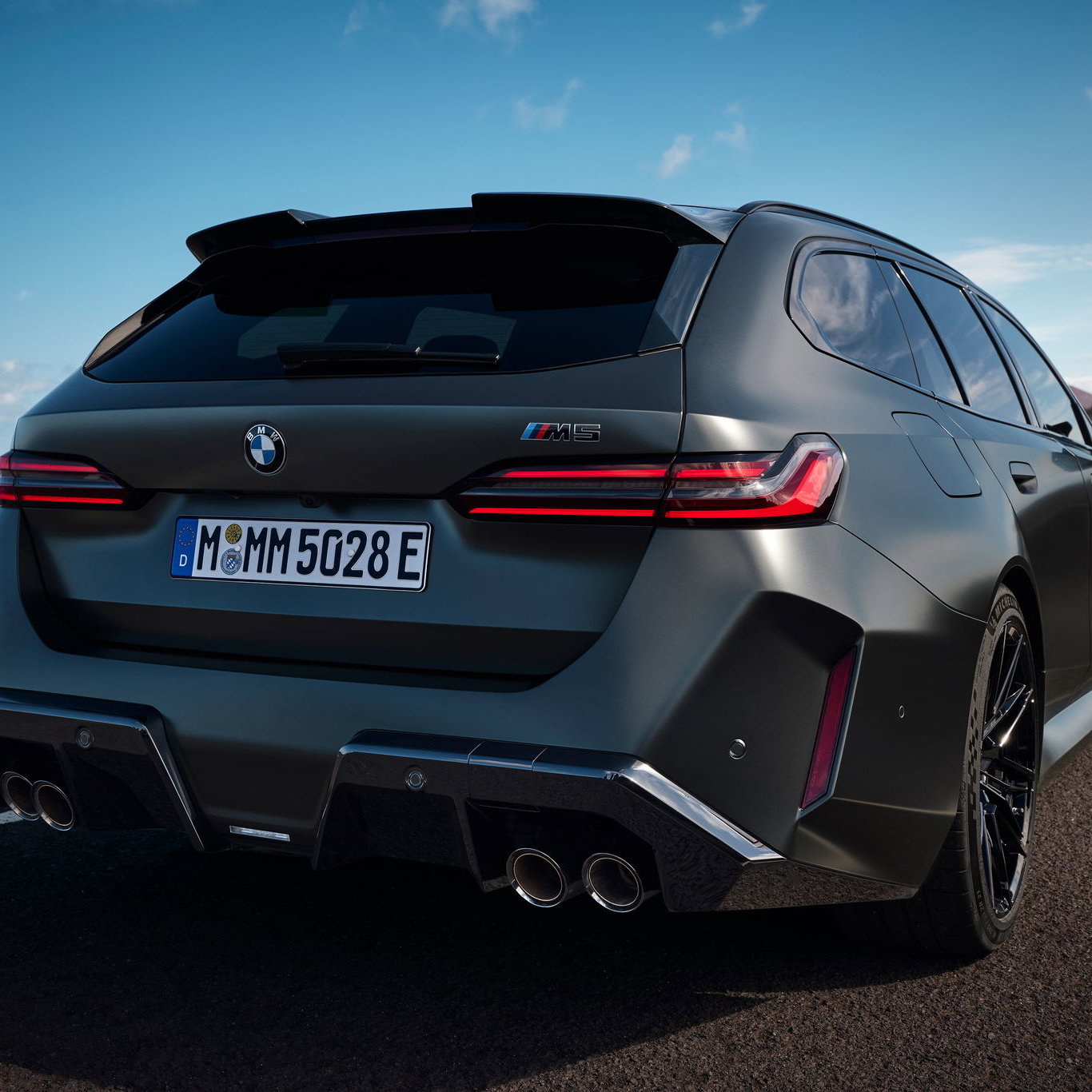 BMW M5 Touring - rear