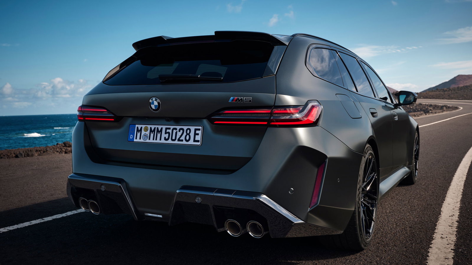 BMW M5 Touring - rear