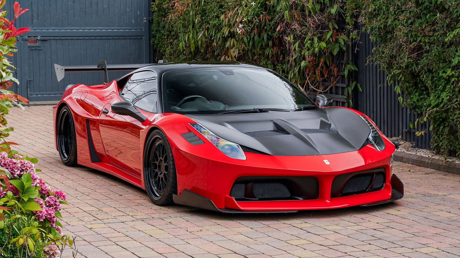 Liberty Walk Ferrari 458 Italia - front