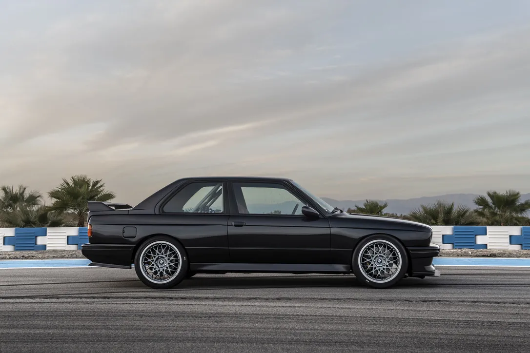 BMW M3 E30 by Redux