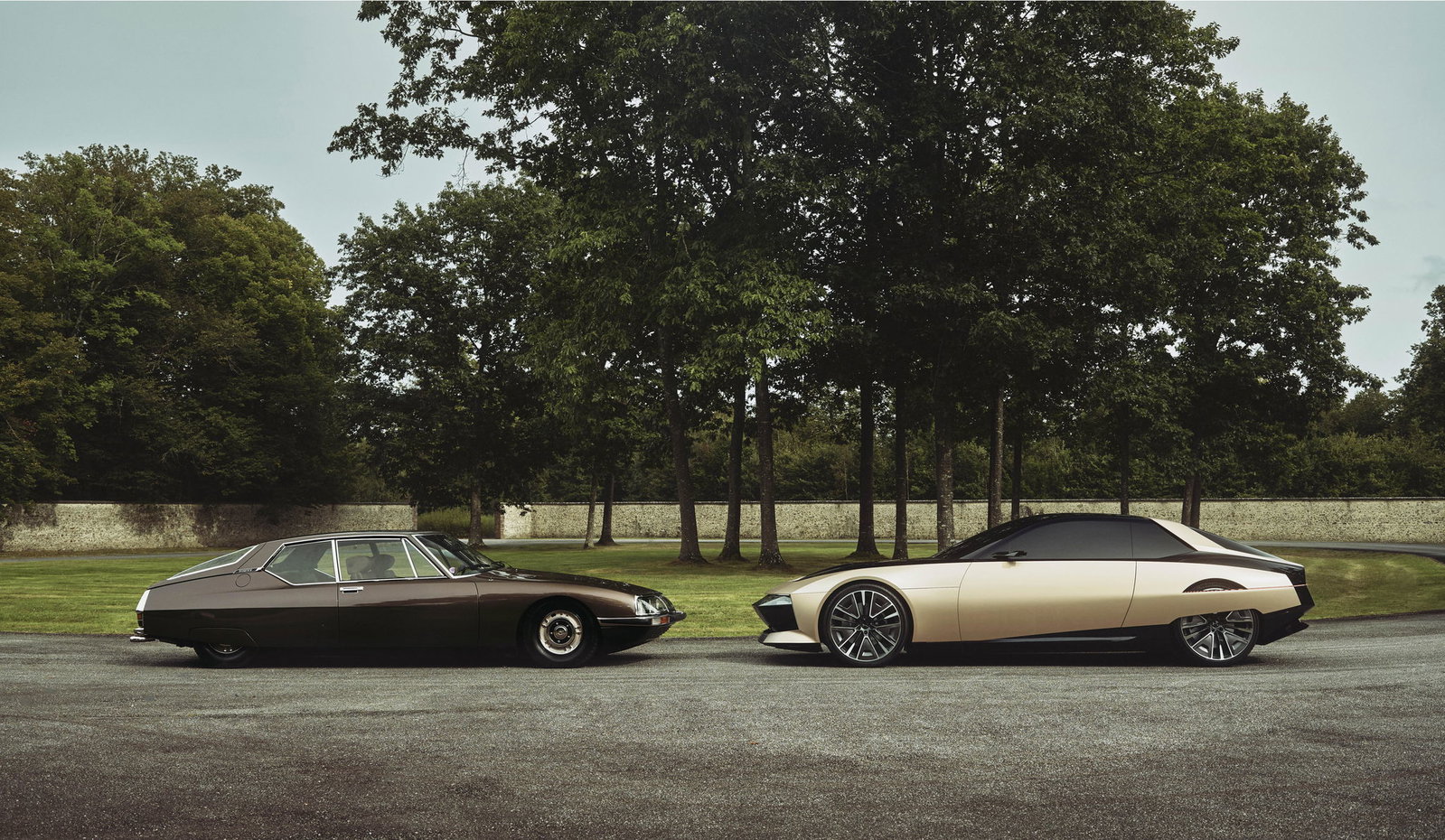 Original Citroen SM with SM Tribute