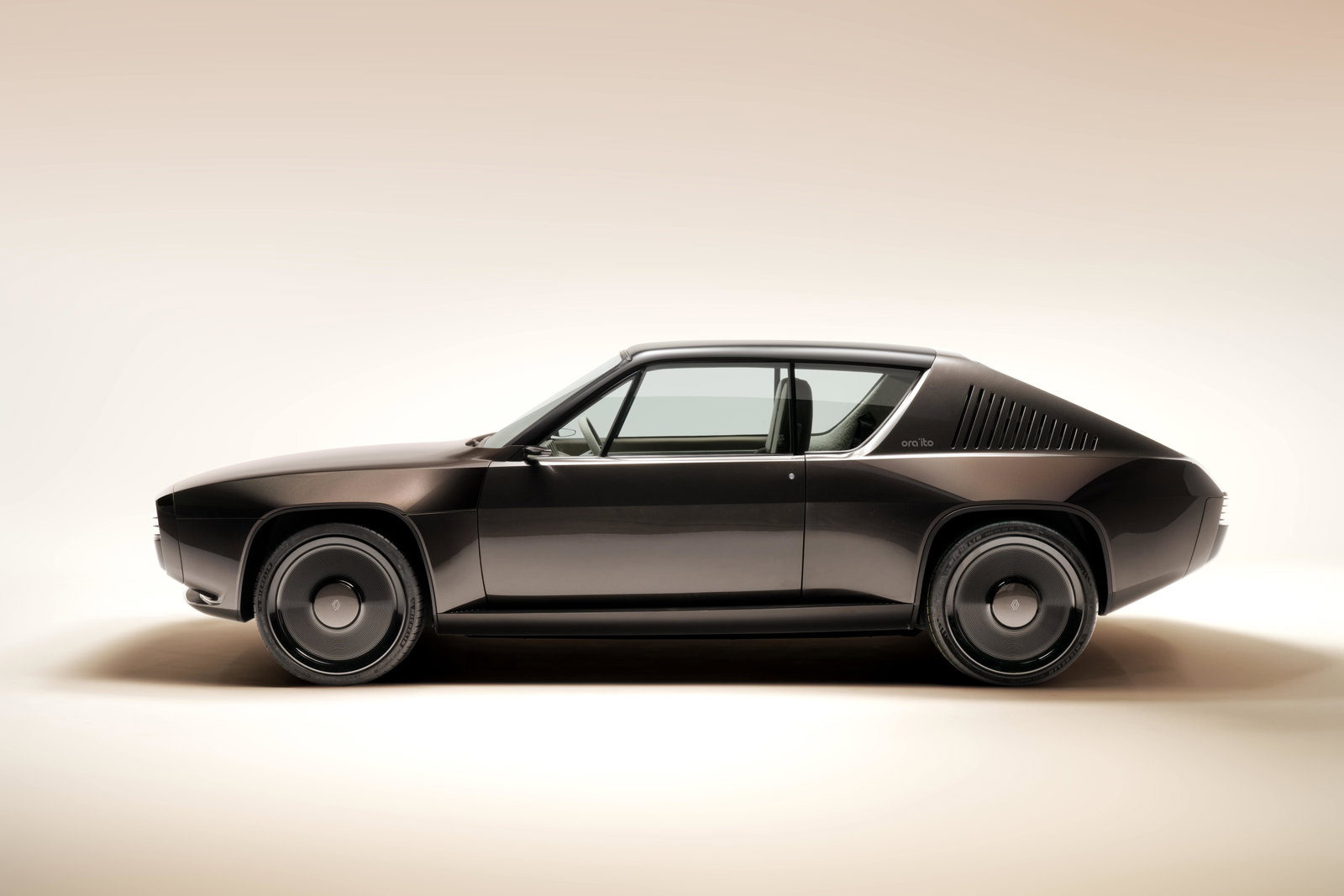 Renault 17 electric restomod - side