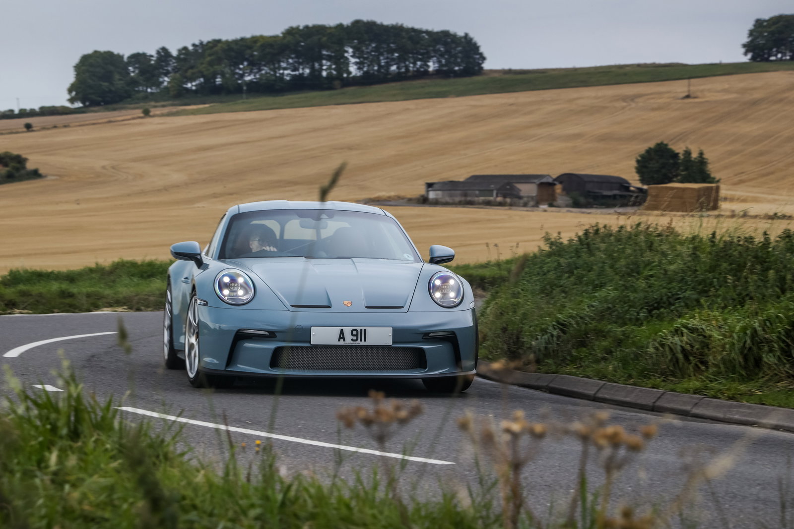 Porsche 911 S/T, front, driving