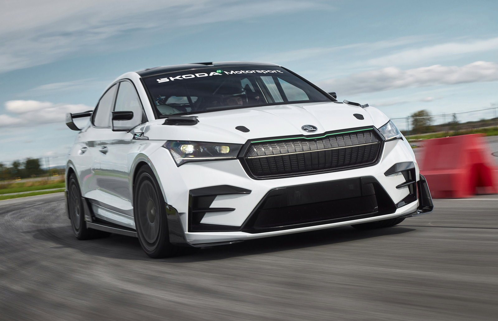 Skoda Enyaq RS Race - front