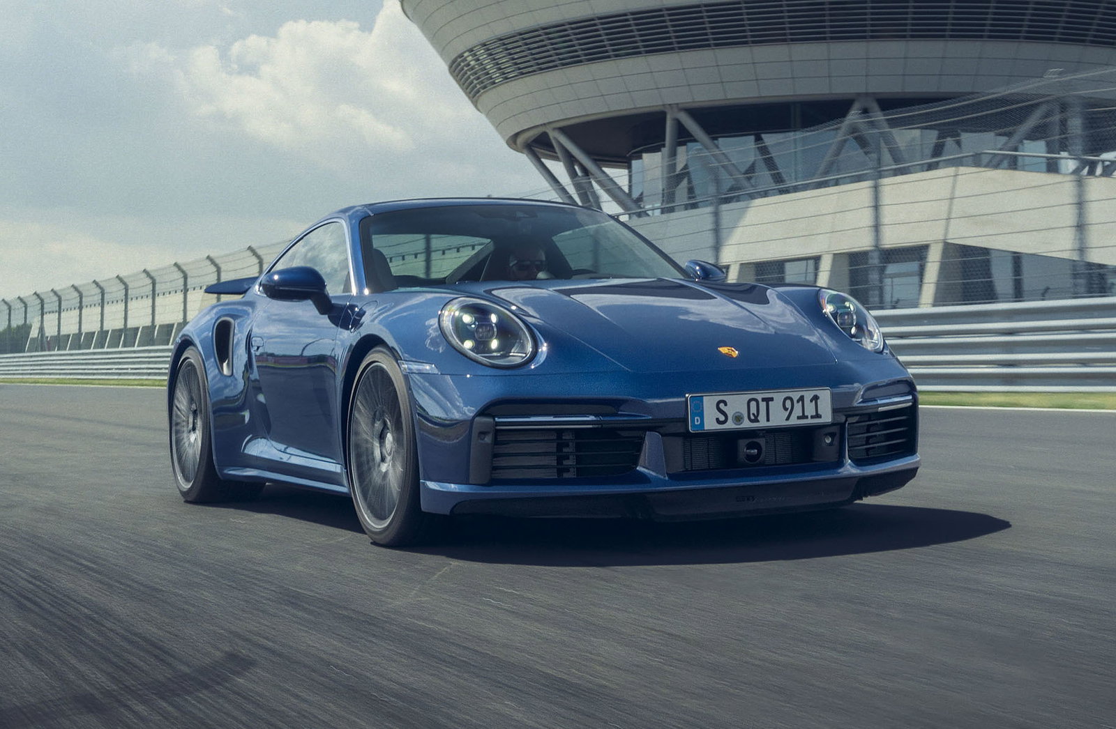 Porsche 911 Turbo 992 - front