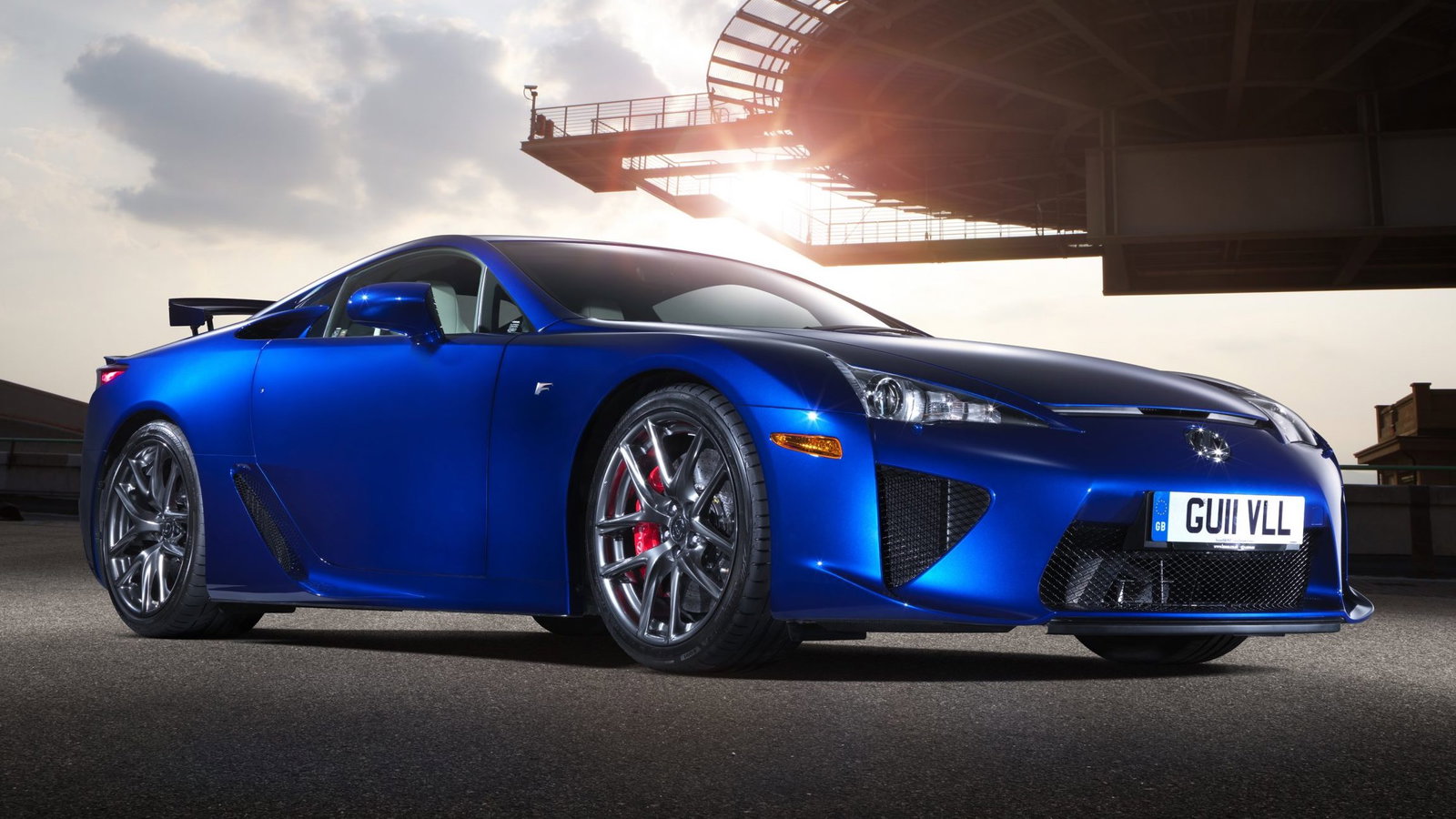 Lexus LFA - front