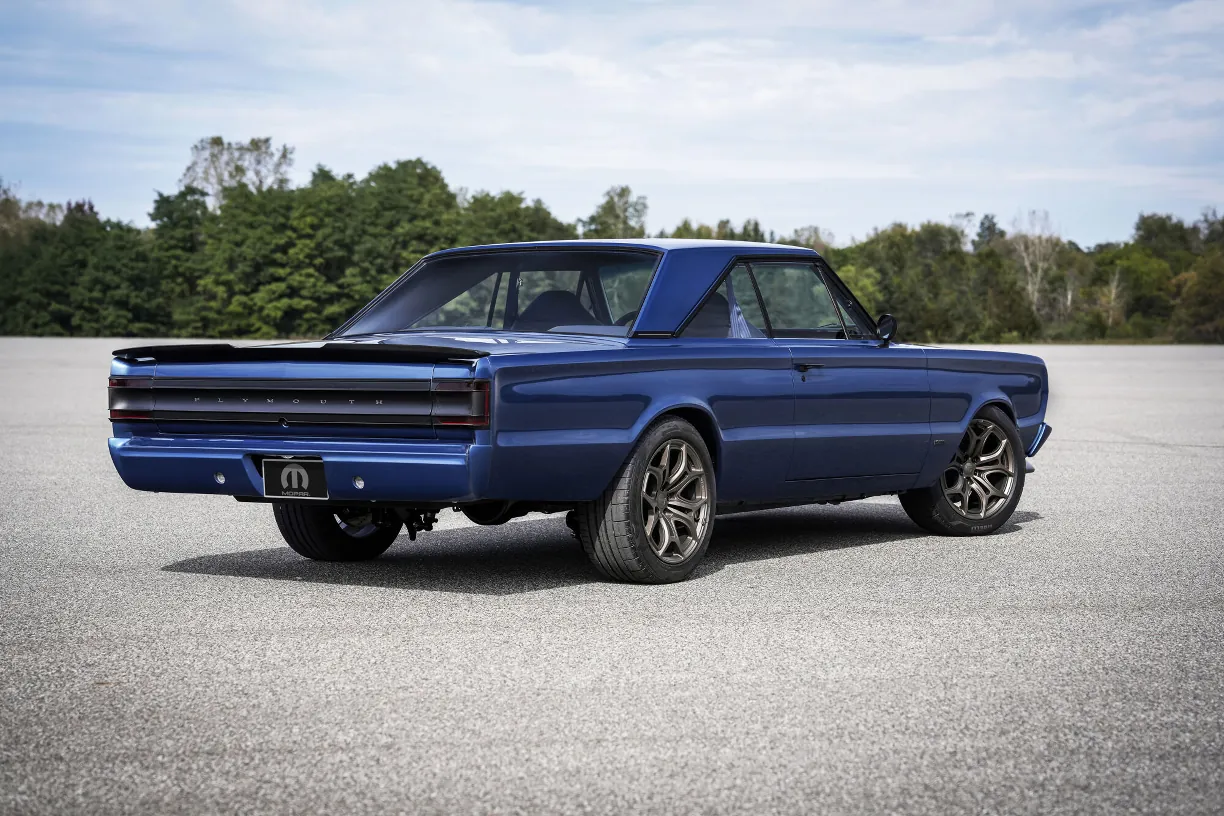 Plymouth GTX Electromod - rear