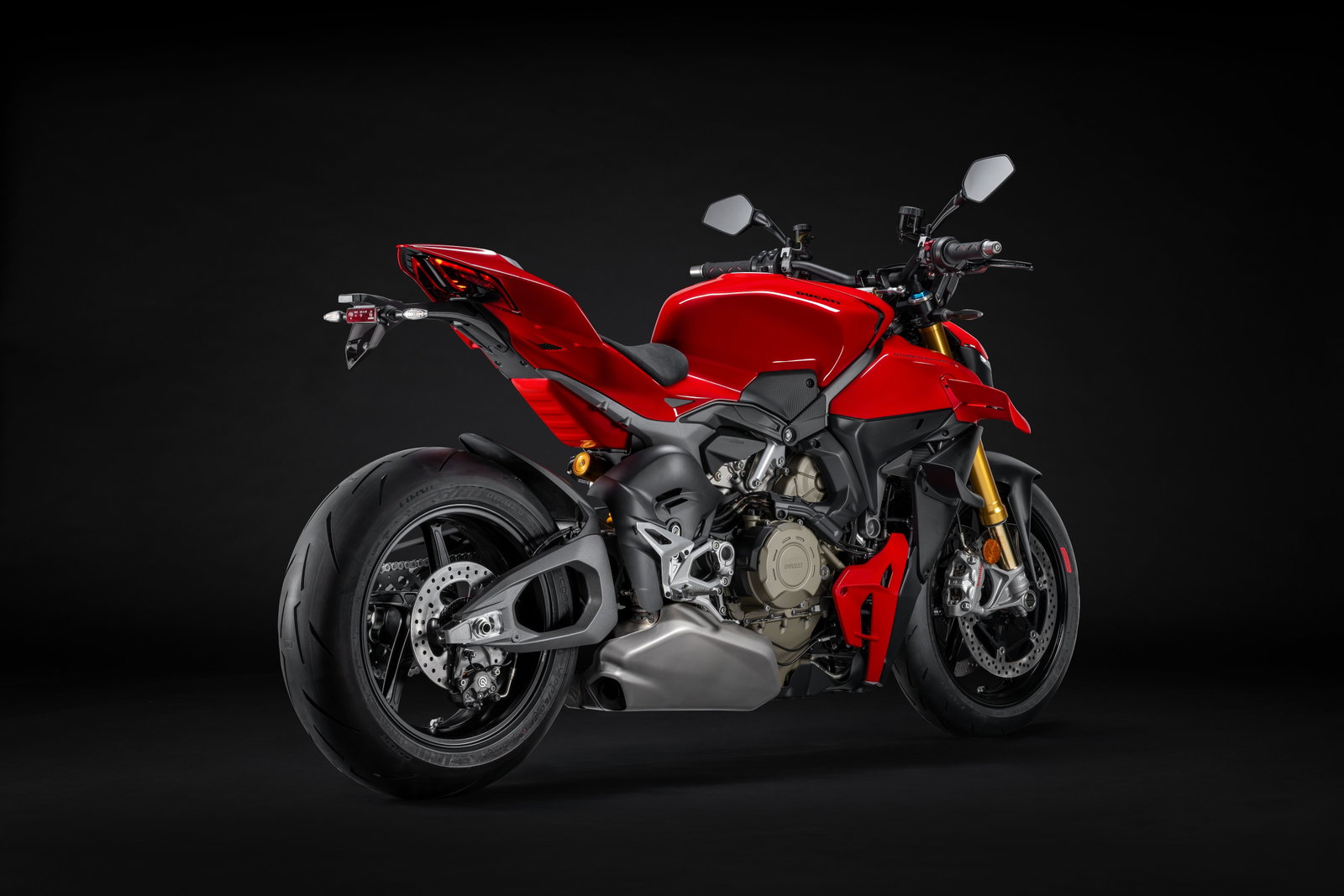 Ducati Streetfighter V4 takaviistosta