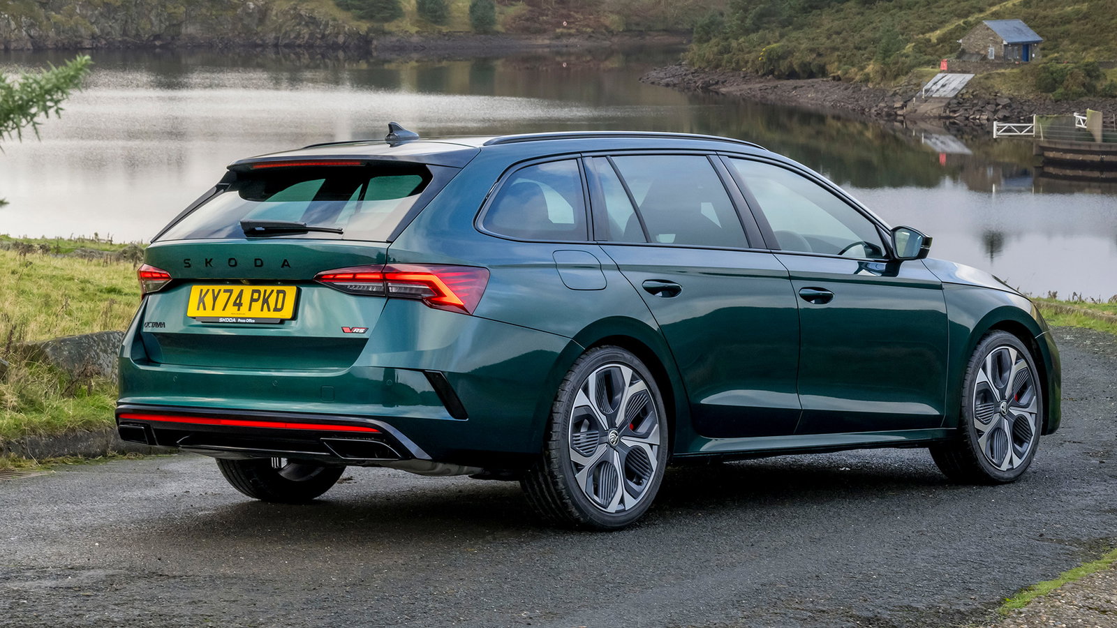 2024 Skoda Octavia vRS, rear 3/4, static