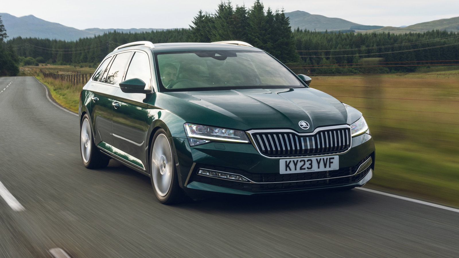 Skoda Super Sleeper Edition, front 3/4