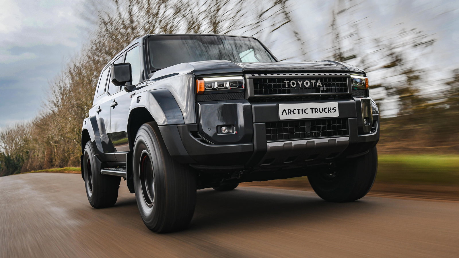 Toyota Land Cruiser AT37 - front