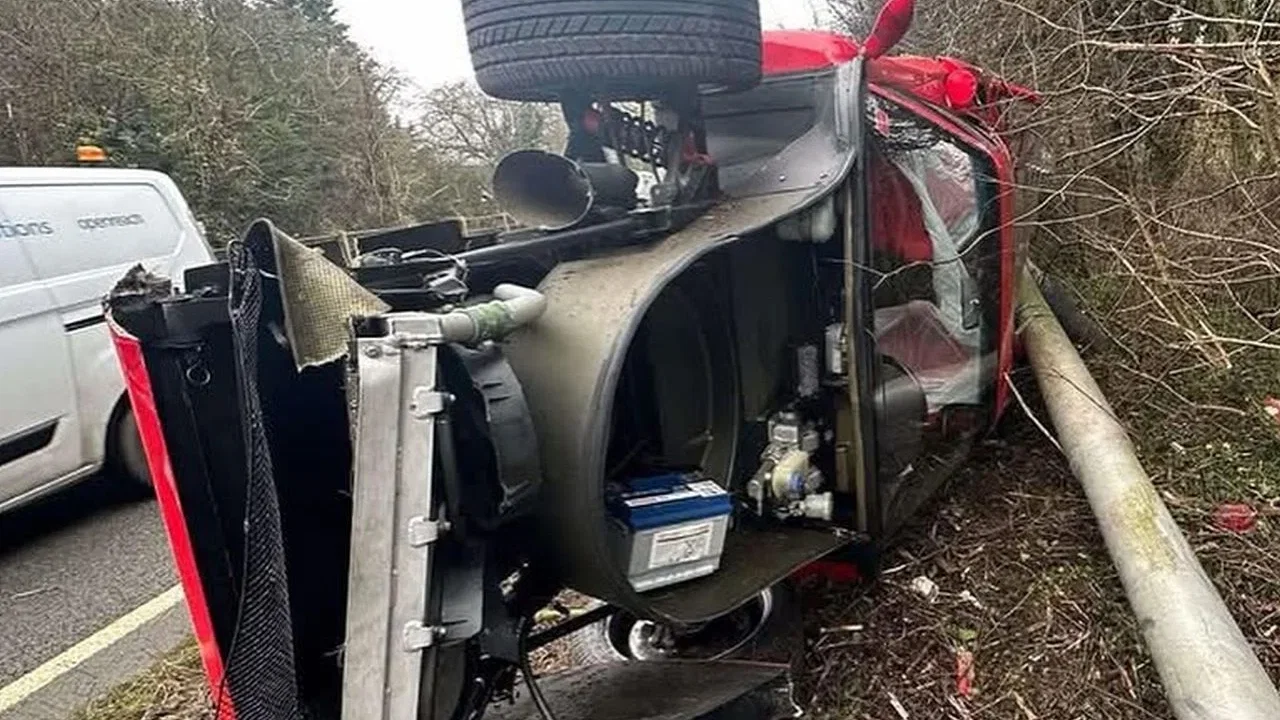 Crashed Ferrari F40