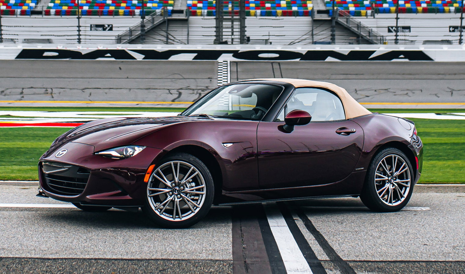 Mazda MX-5 35th Anniversary - front