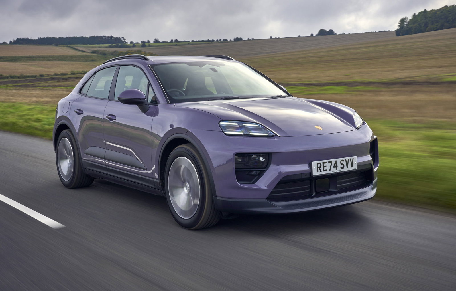 Porsche Macan 4 - front, driving