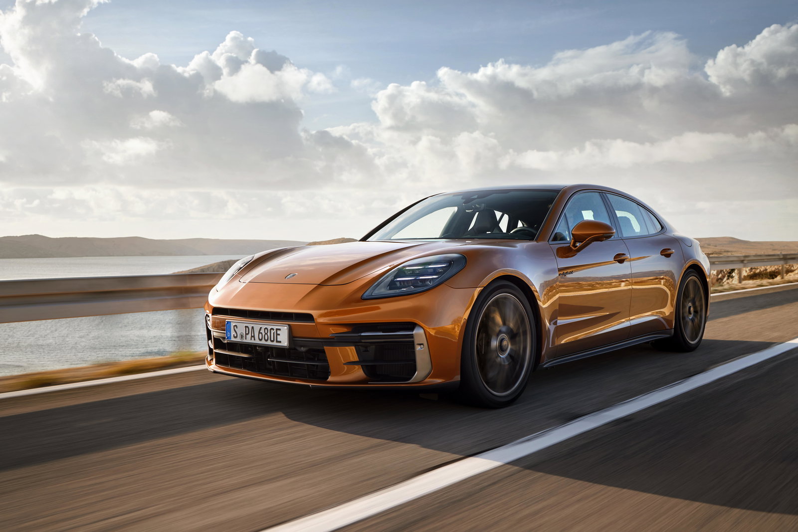 Porsche Panamera Turbo E-Hybrid - front