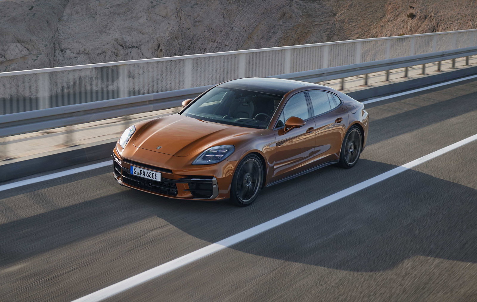 Porsche Panamera Turbo E-Hybrid - front