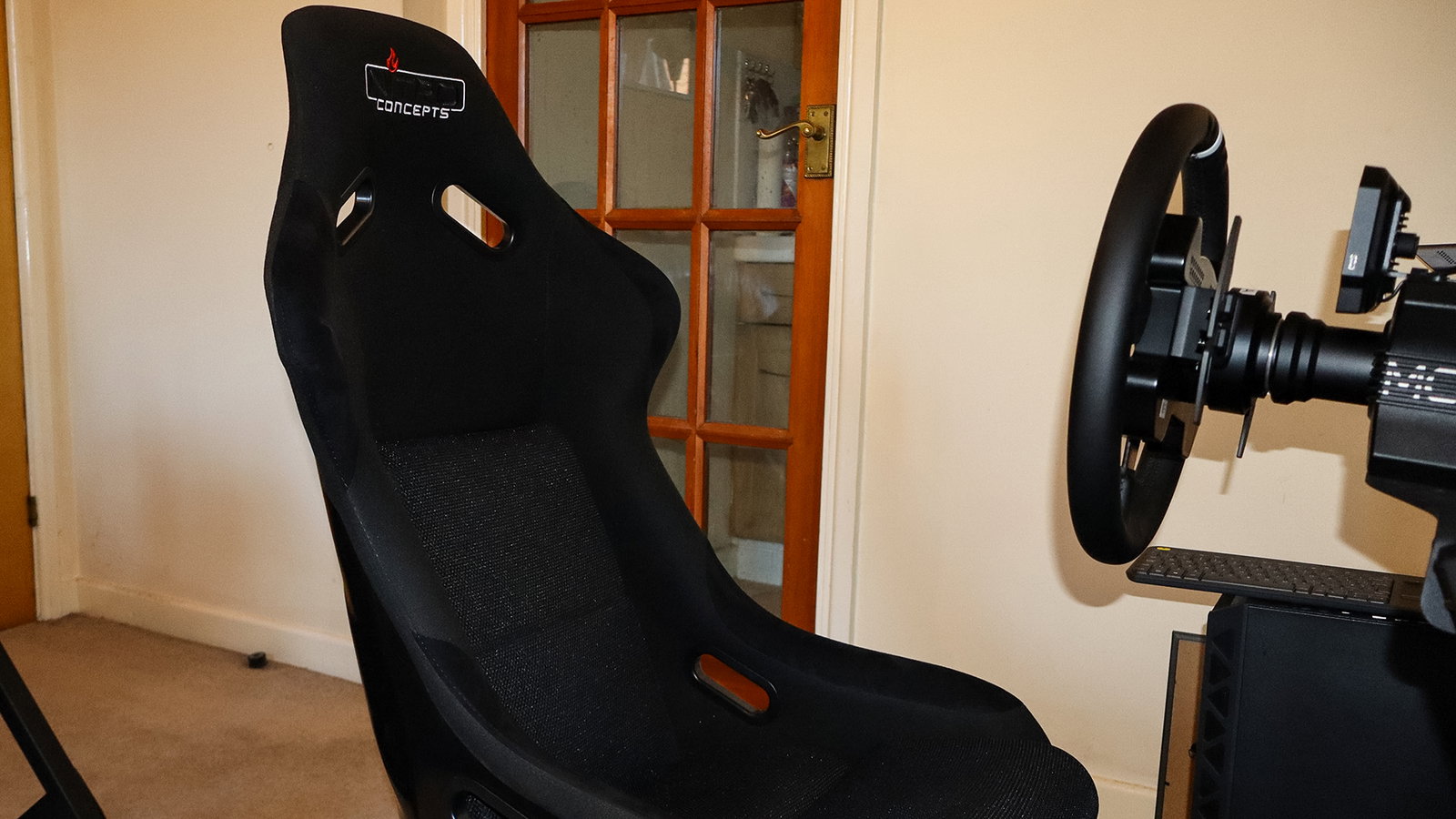 Nitro Concepts R300