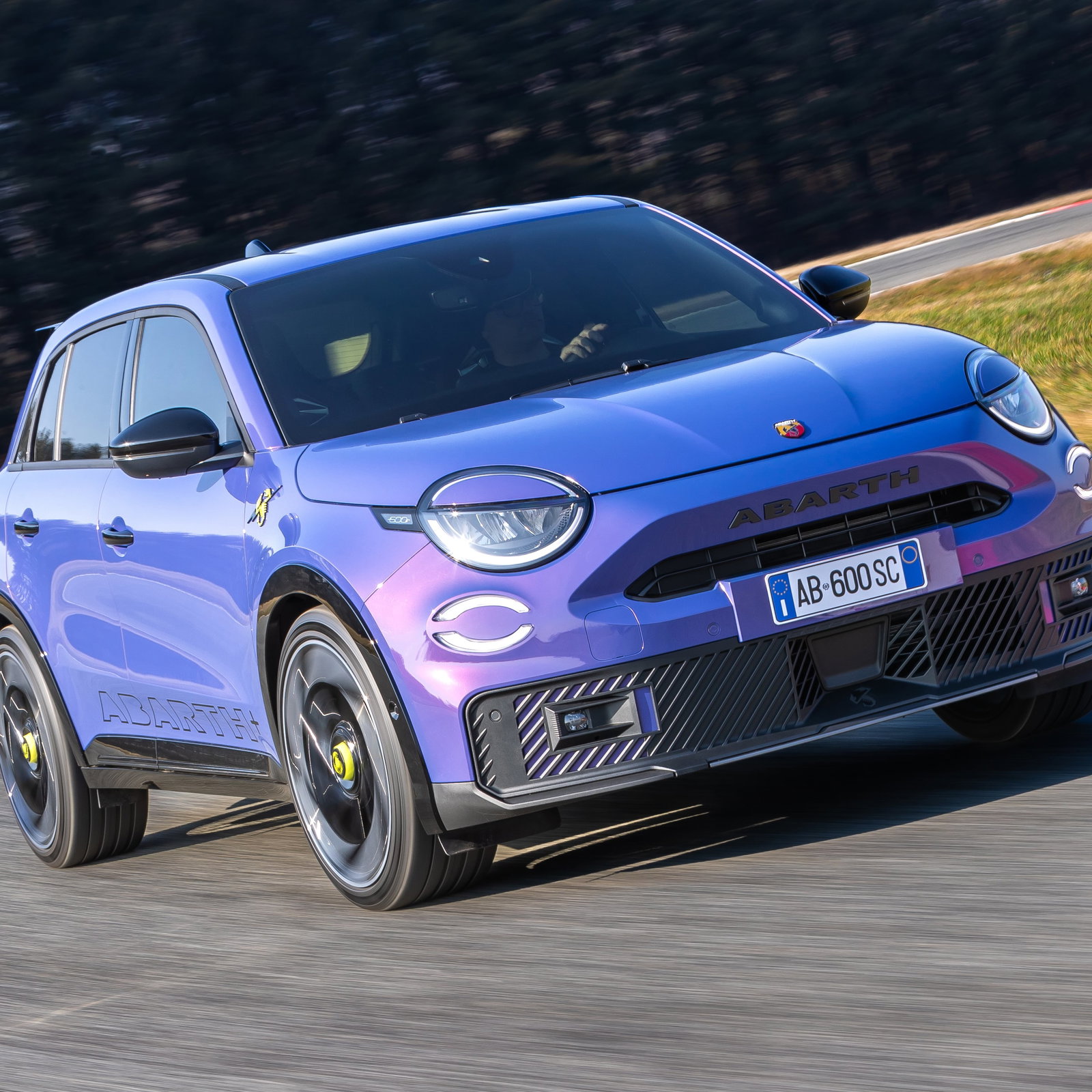 Abarth 600e Scorpionissima - front