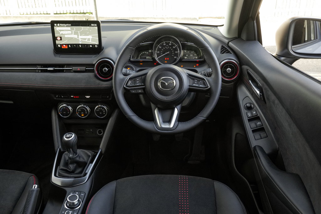 Mazda 2 - interior