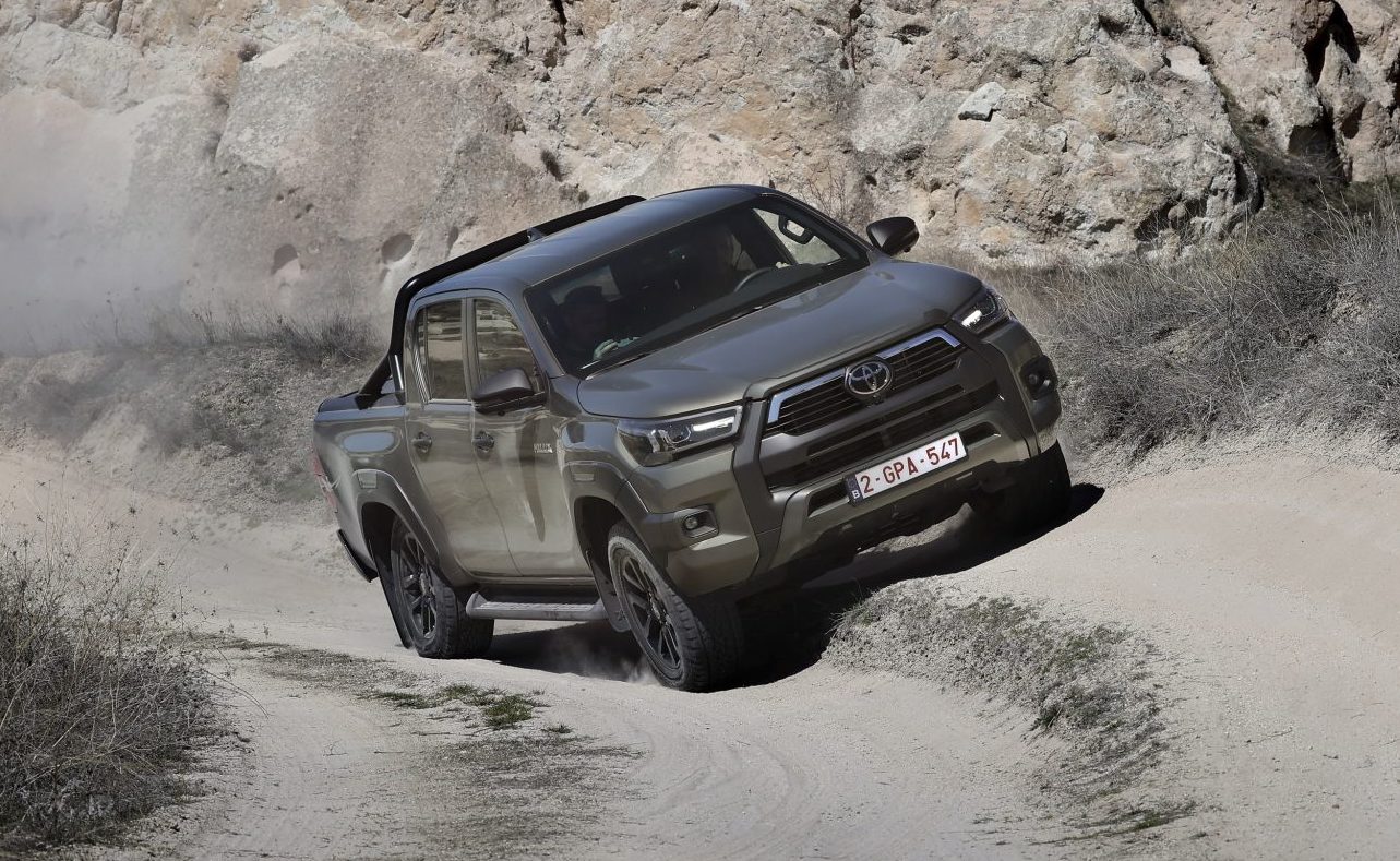 Toyota Hilux Hybrid - front