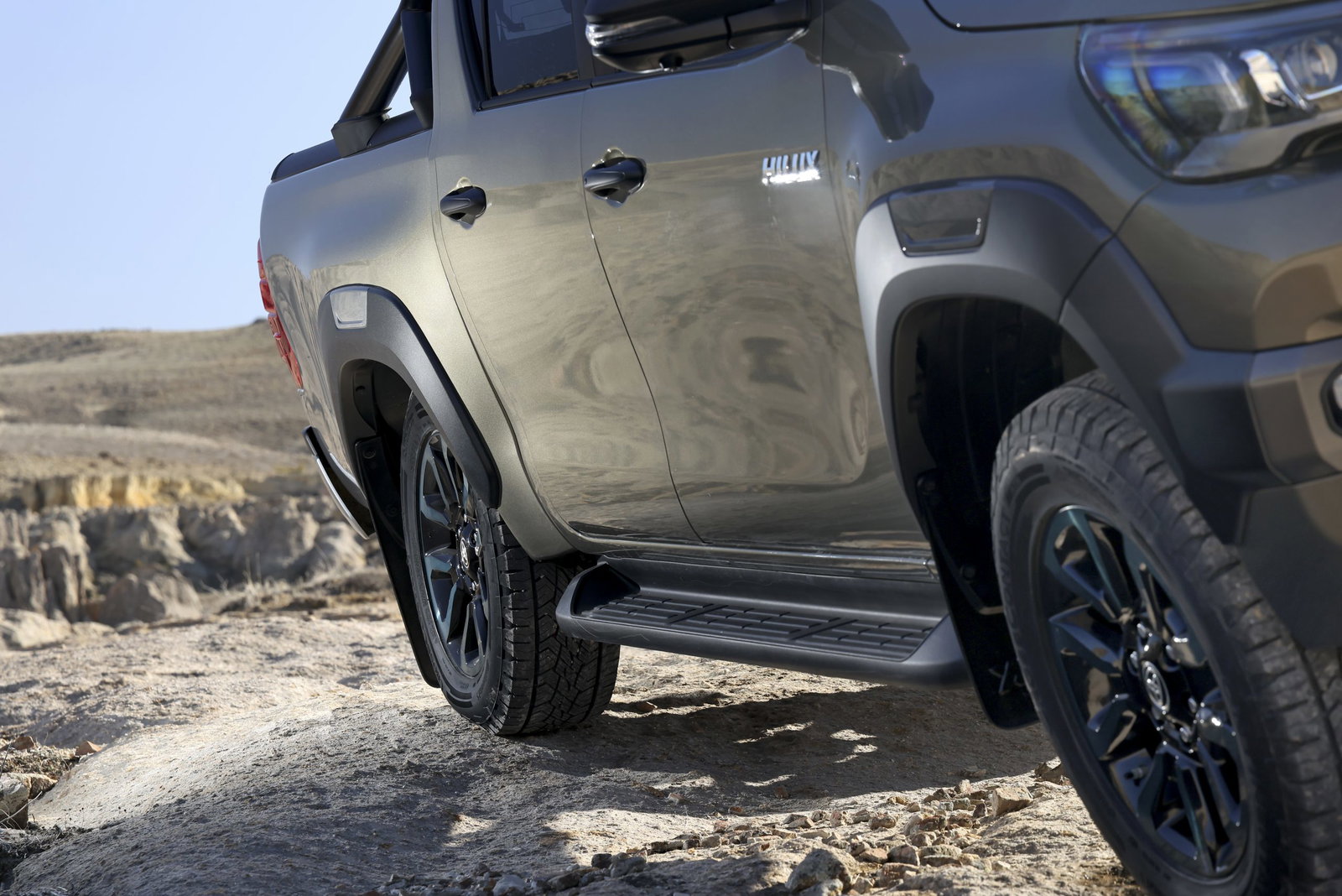 Toyota Hilux Hybrid - side detail