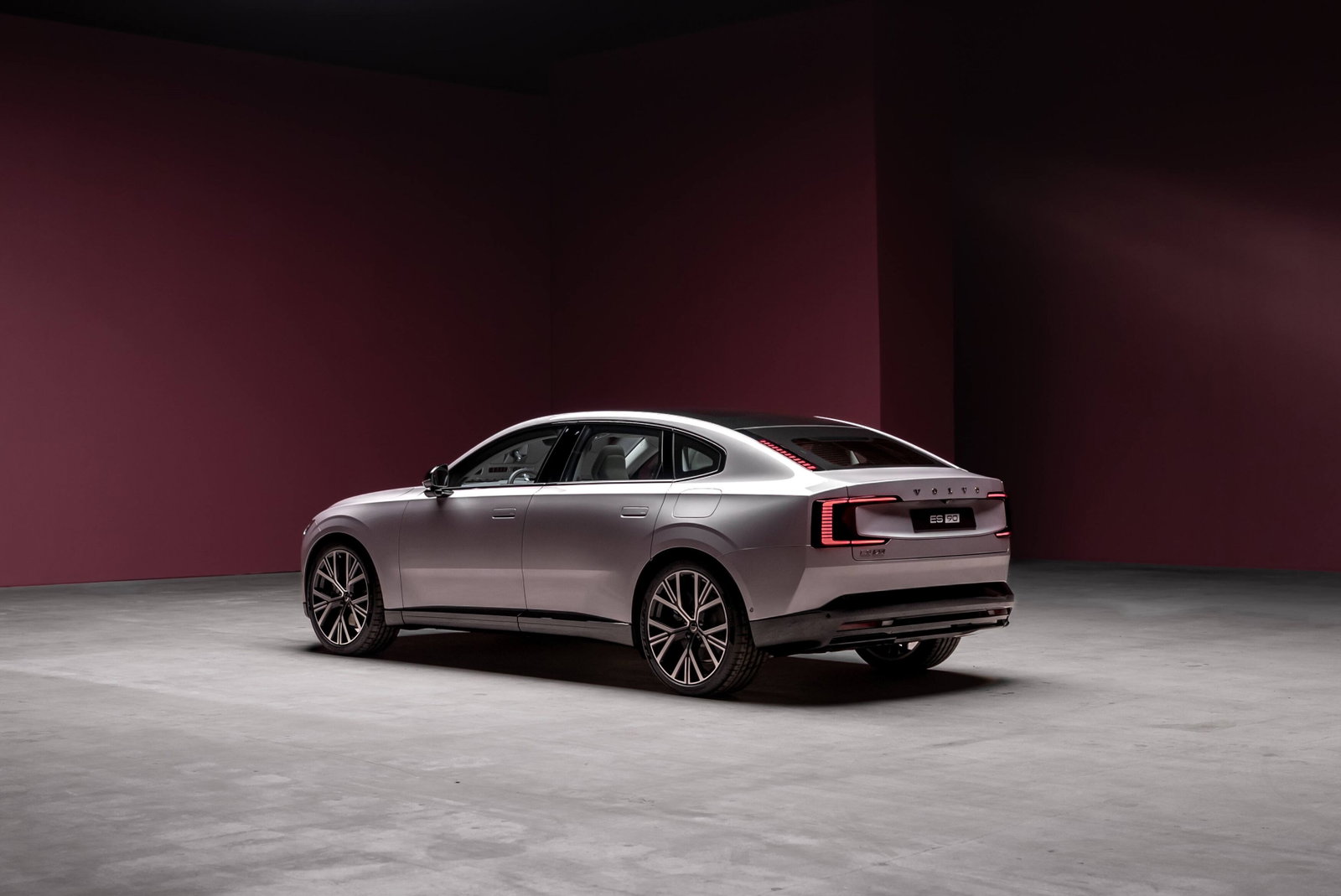Volvo ES90 - rear