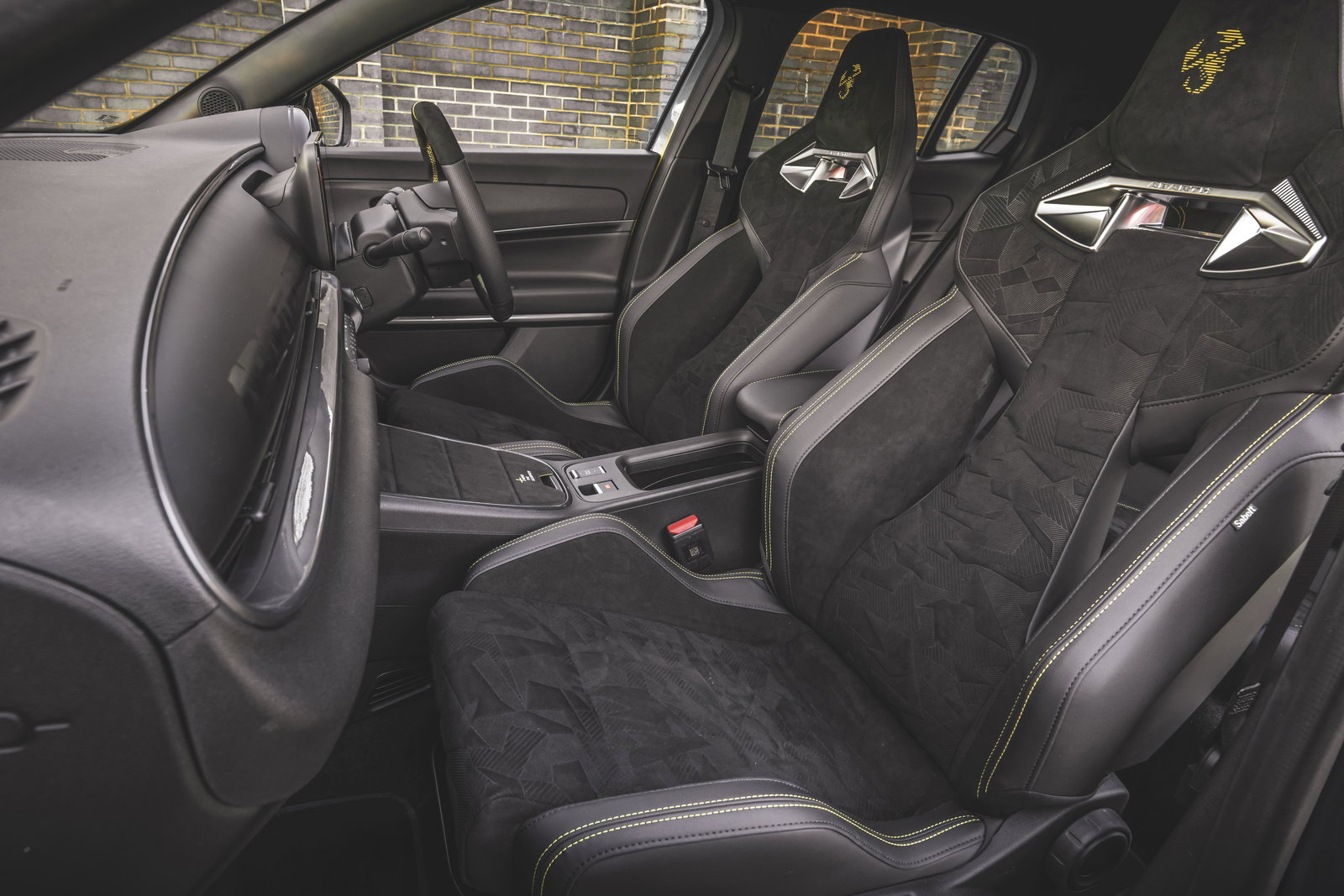 Abarth 600e - interior