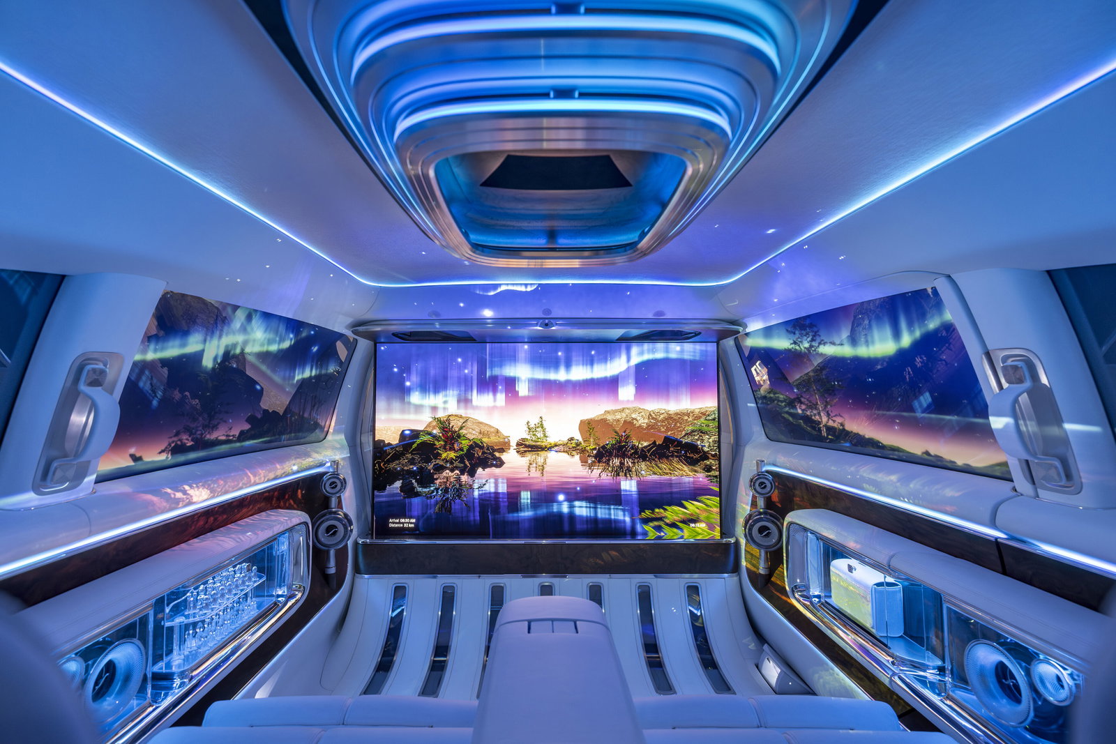 Mercedes Vision V - rear compartment