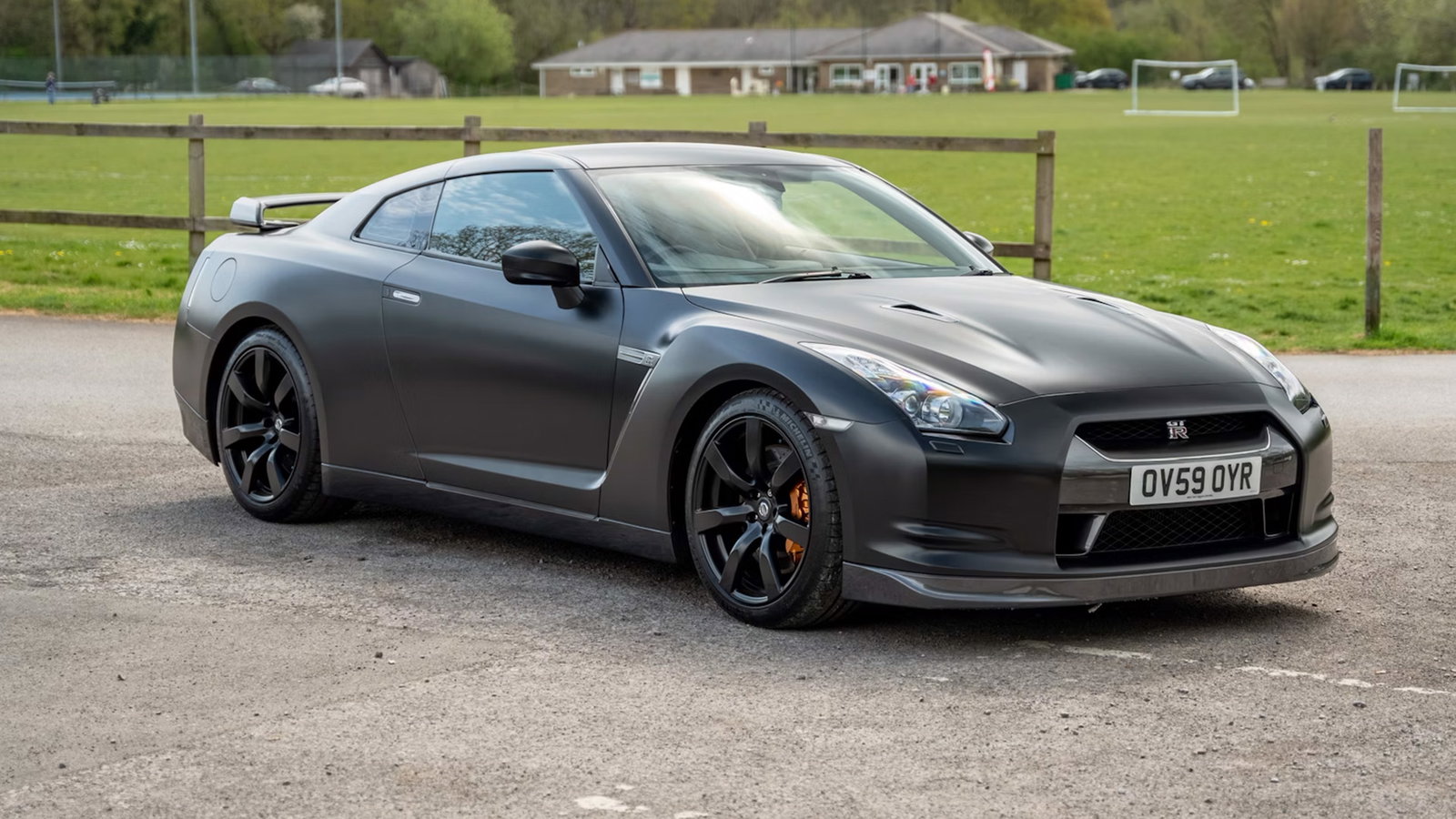 2009 R35 Nissan GT-R Black Edition, front