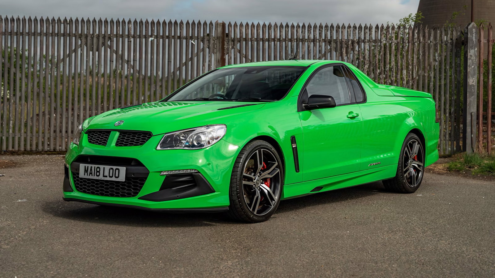 Vauxhall VXR8 Maloo, front