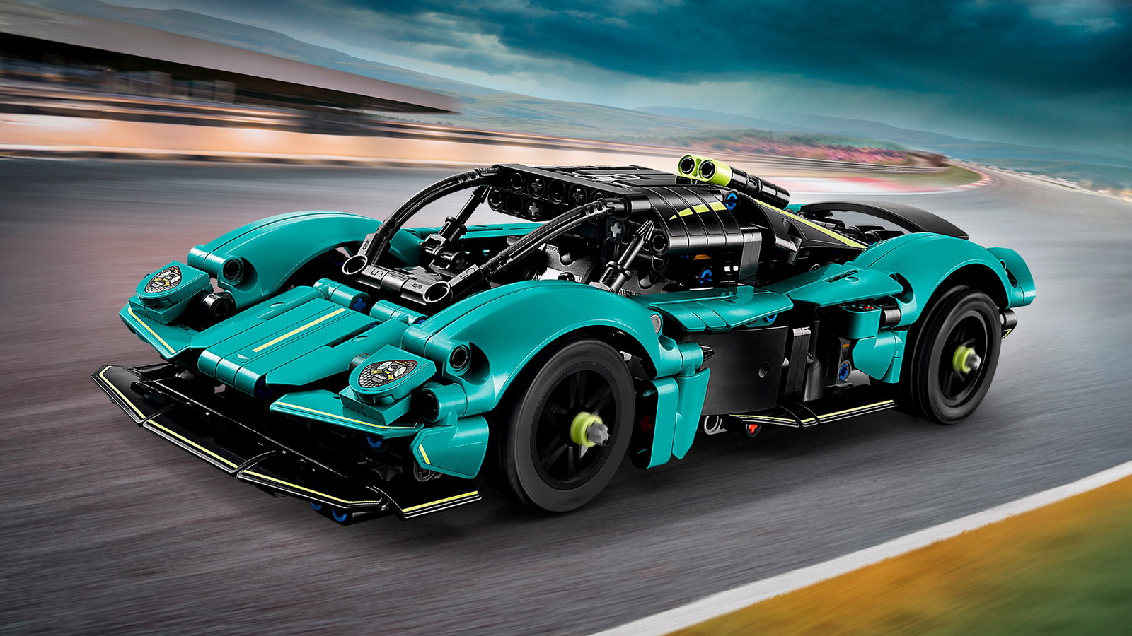 Lego Technic Aston Martin Valkyrie - front