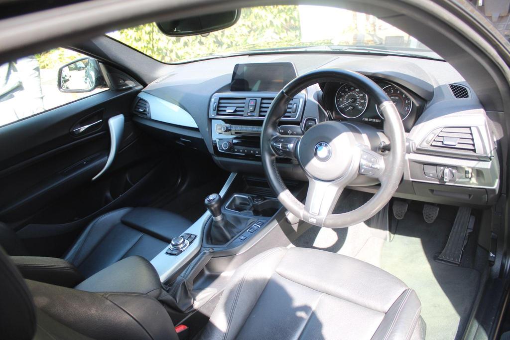 BMW M235i - interior