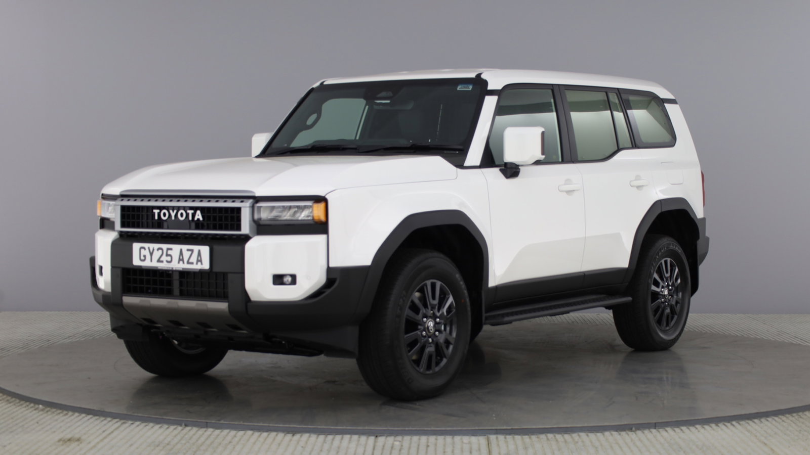 Toyota Land Cruiser Commercial - front