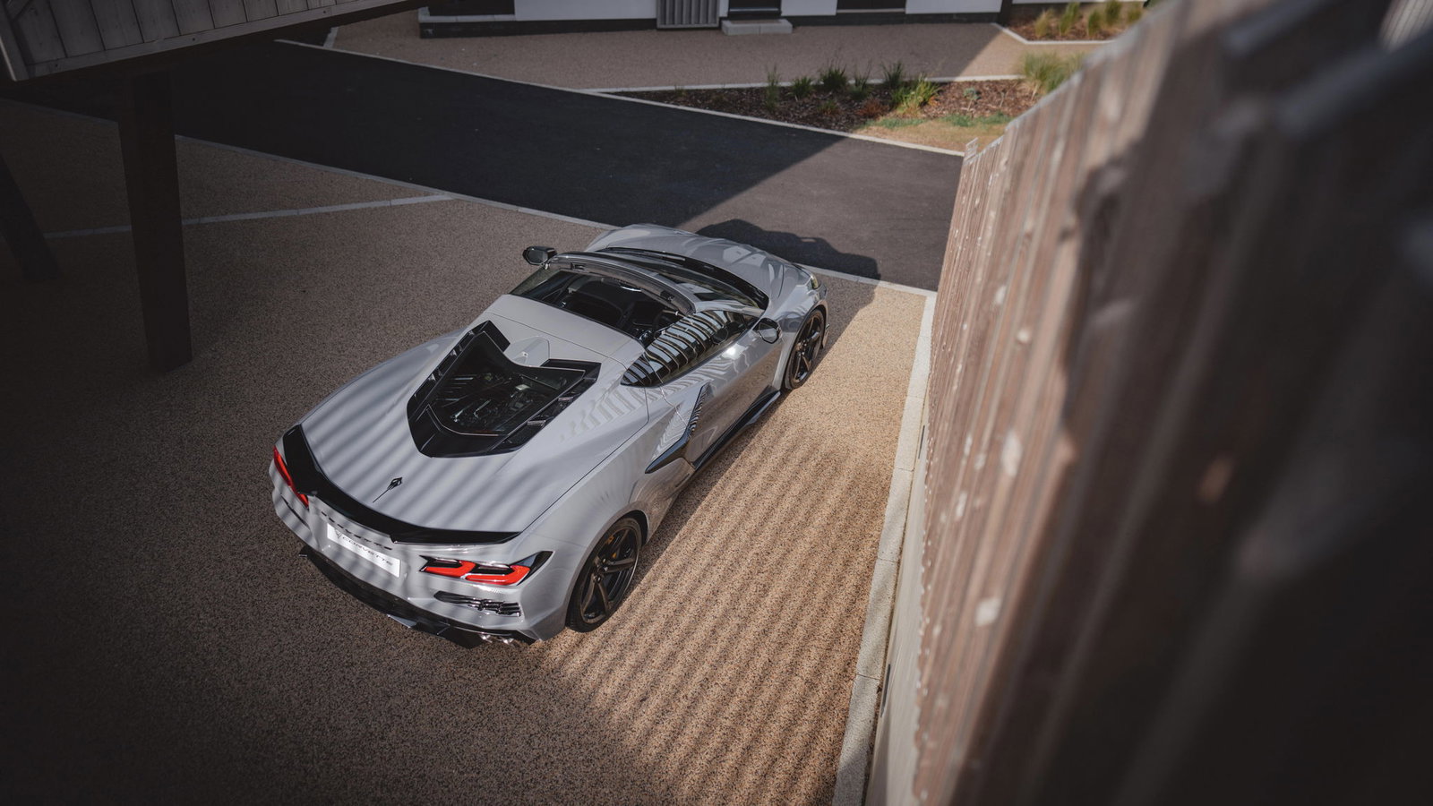 Chevrolet Corvette E-Ray - overhead