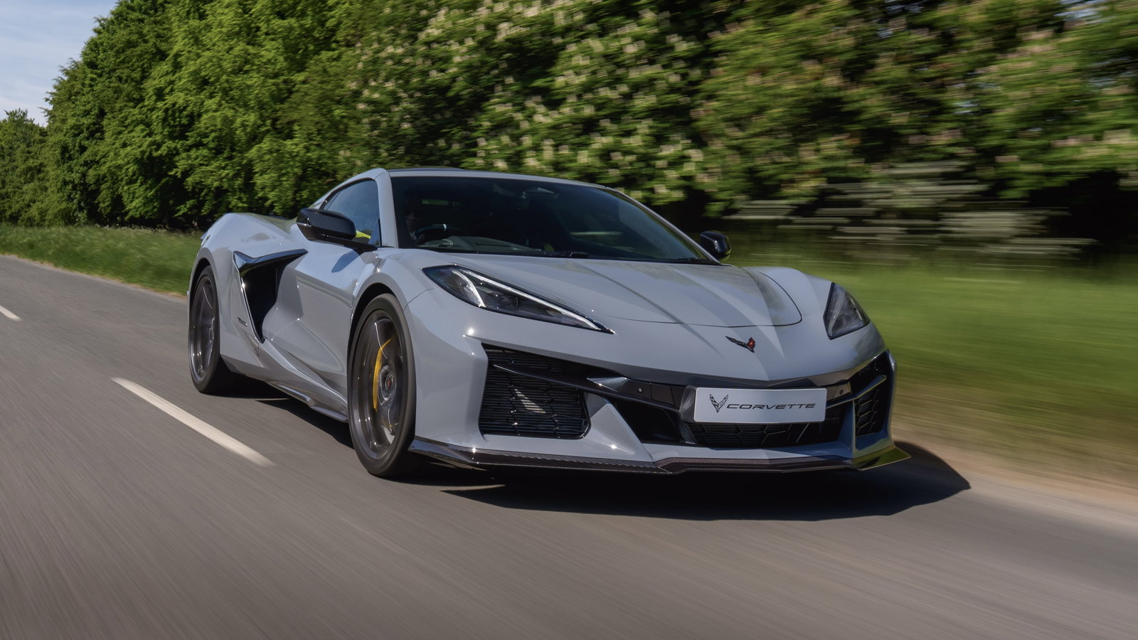 Chevrolet Corvette E-Ray - front