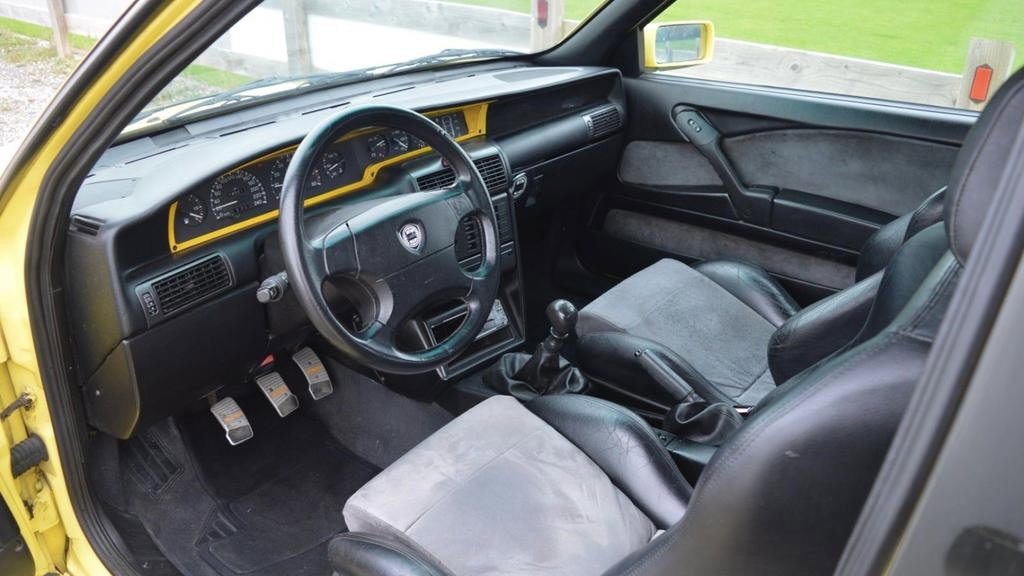 Lancia Delta HF - interior