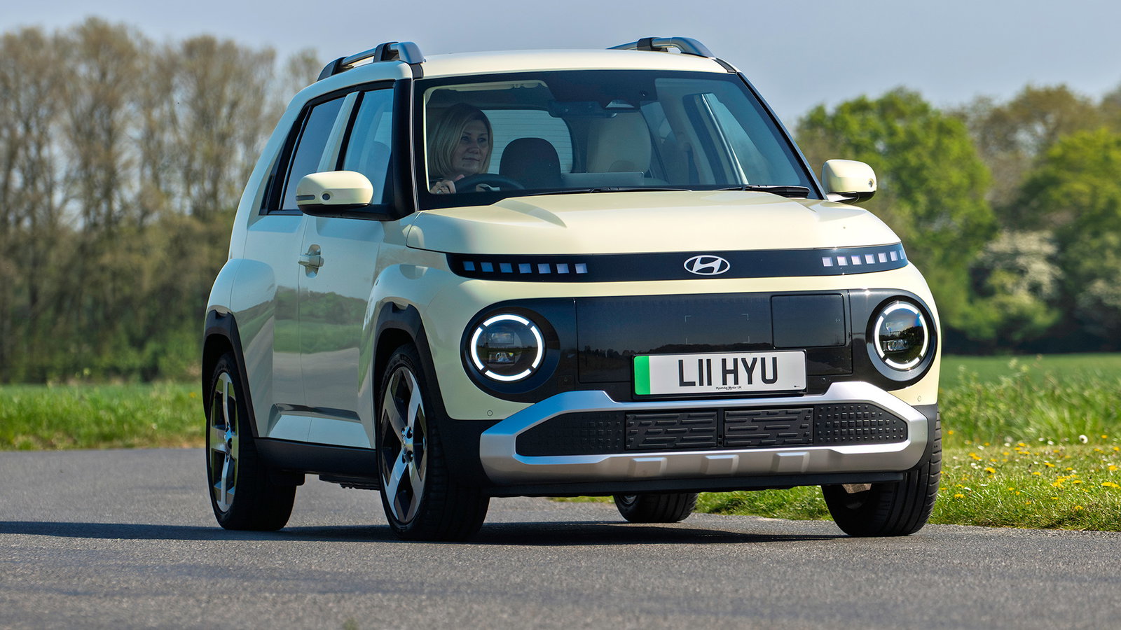 Hyundai Inster, front