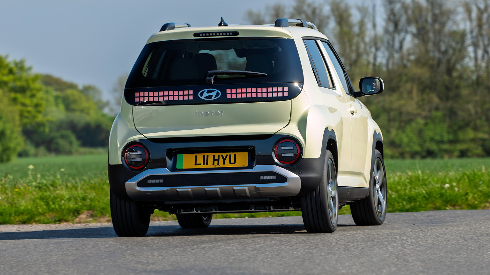 Hyundai Inster, rear