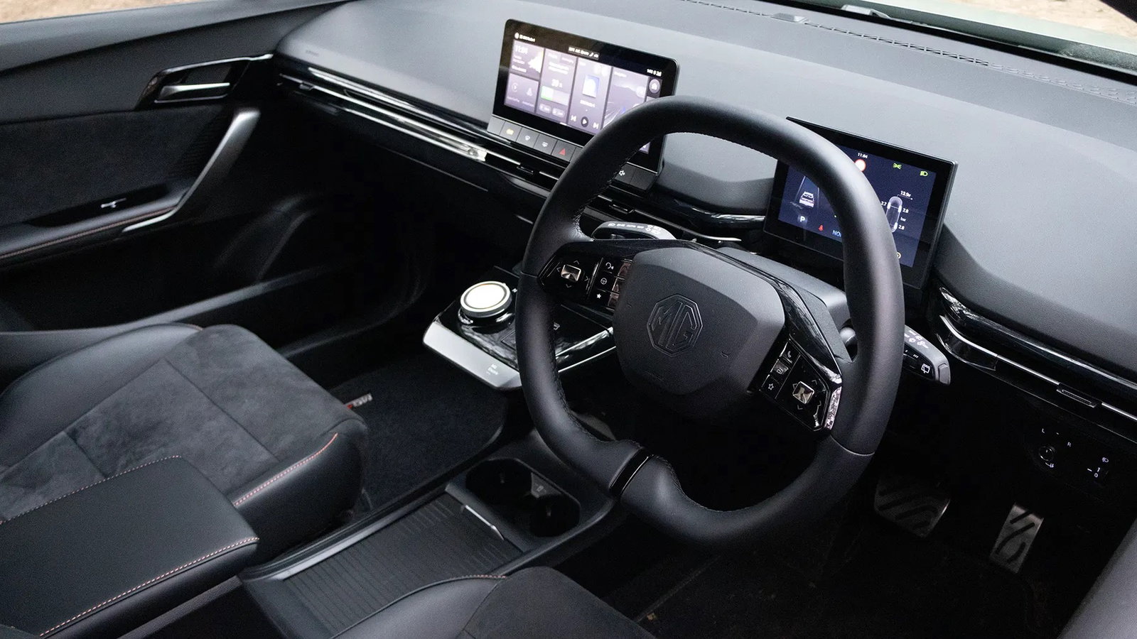 MG4 XPower - interior