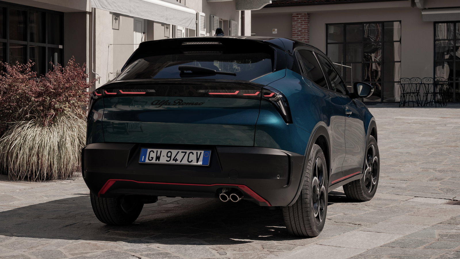 Alfa Romeo Junior Ibrida - rear, static