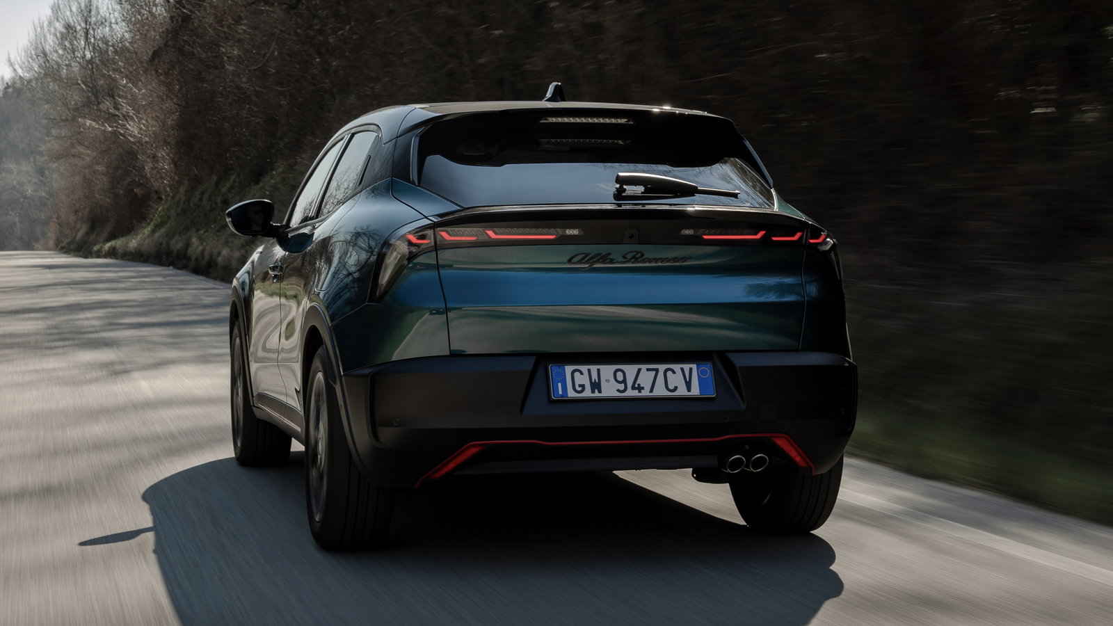 Alfa Romeo Junior Ibrida - rear, driving