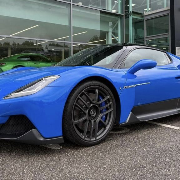 Maserati MC20 - front