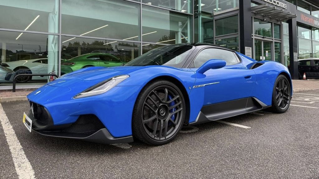 Maserati MC20 - front