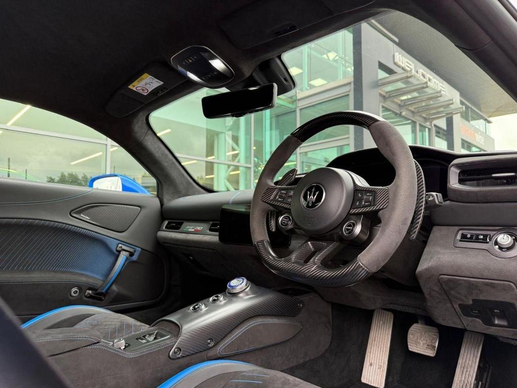Maserati MC20 - interior