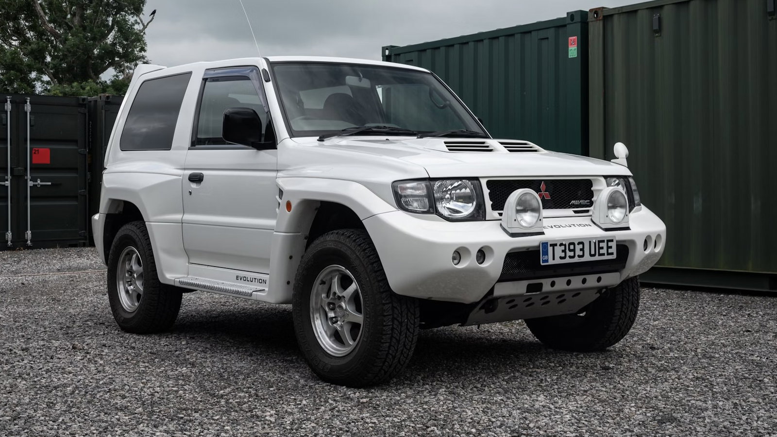 Mitsubishi Pajero Evolution - front