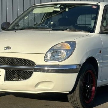 Daihatsu Storia X4 - front