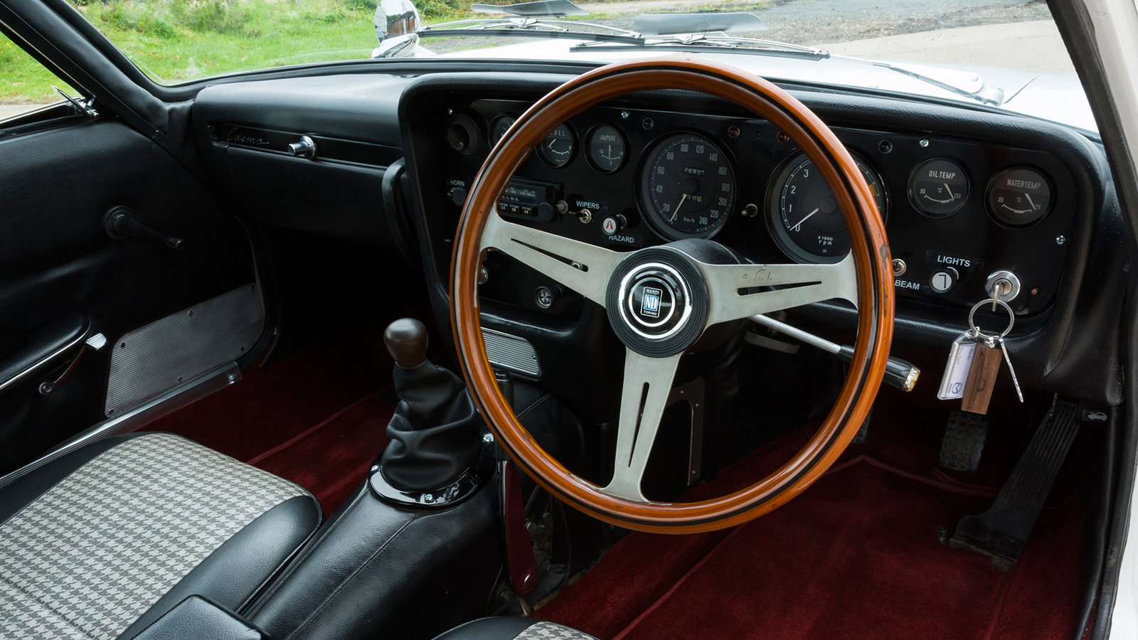 Mazda Cosmo Sport, interior