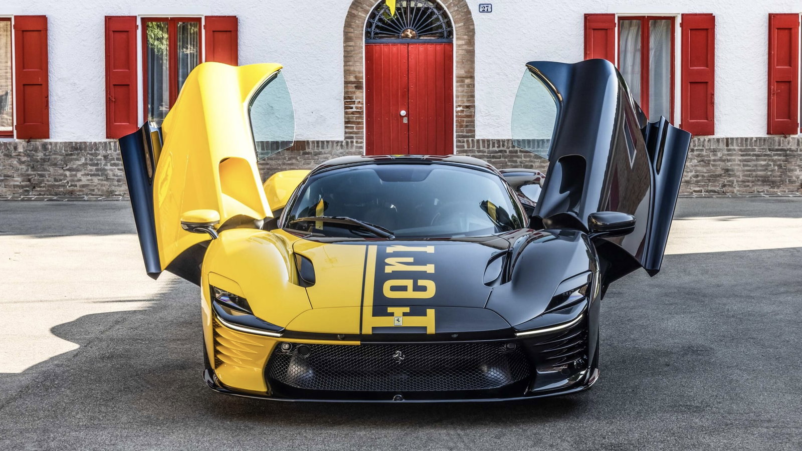 Ferrari Daytona SP3 - front